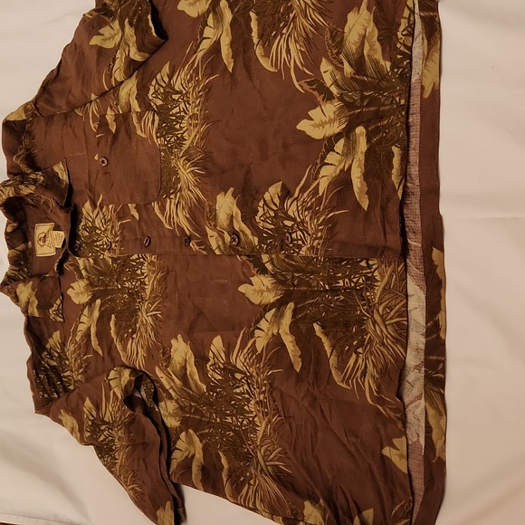 Joe Marlin Original Outfitters Men's Hawaiian Shirt - Picture 6 of 7